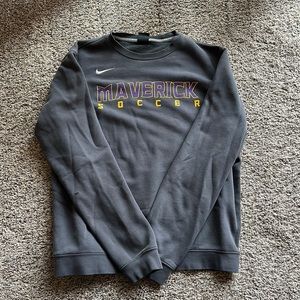 Crewneck sweatshirt.